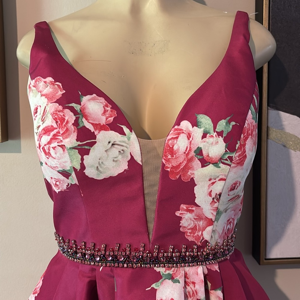 Floral Print Deep V-Neck Satin Dress With Beading Belt size 2 - Picture 6 of 12